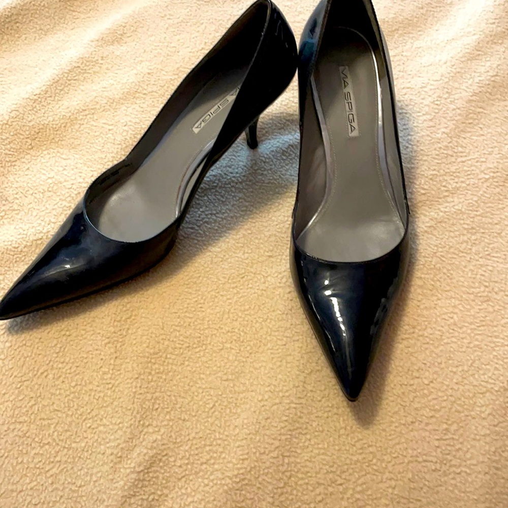 Via Spiga black patent leather pumps